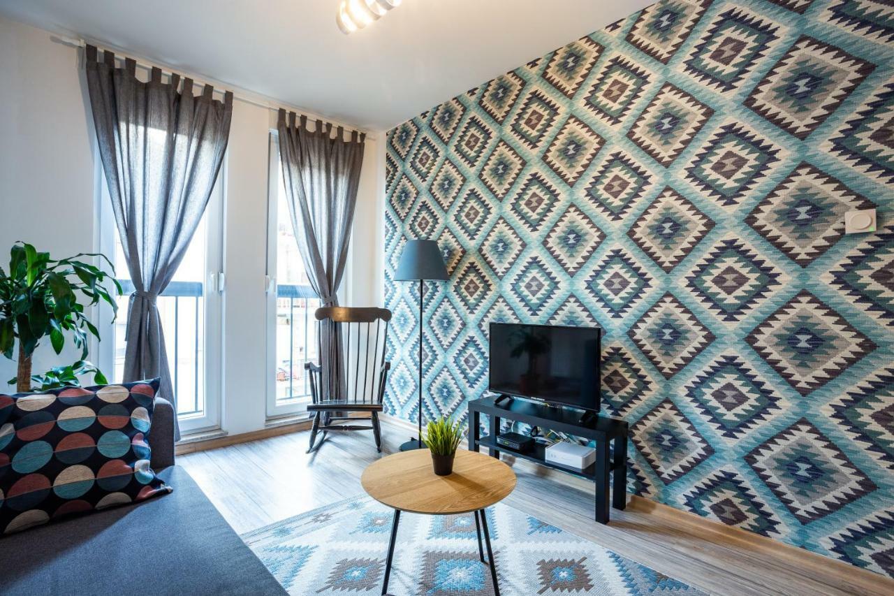 Modern Naive Downtown With Free Private Garage-Fast Wi-Fi Novi Sad Exterior foto