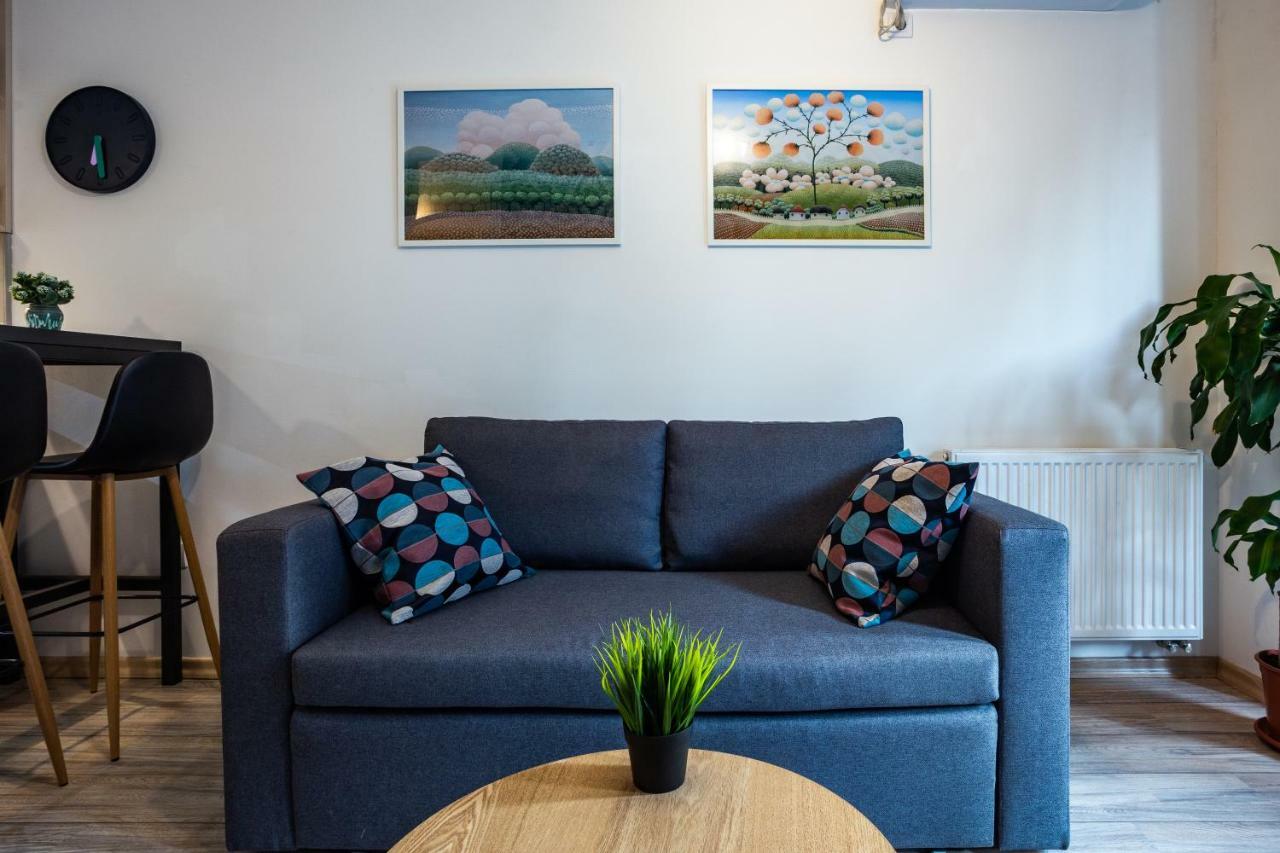 Modern Naive Downtown With Free Private Garage-Fast Wi-Fi Novi Sad Exterior foto