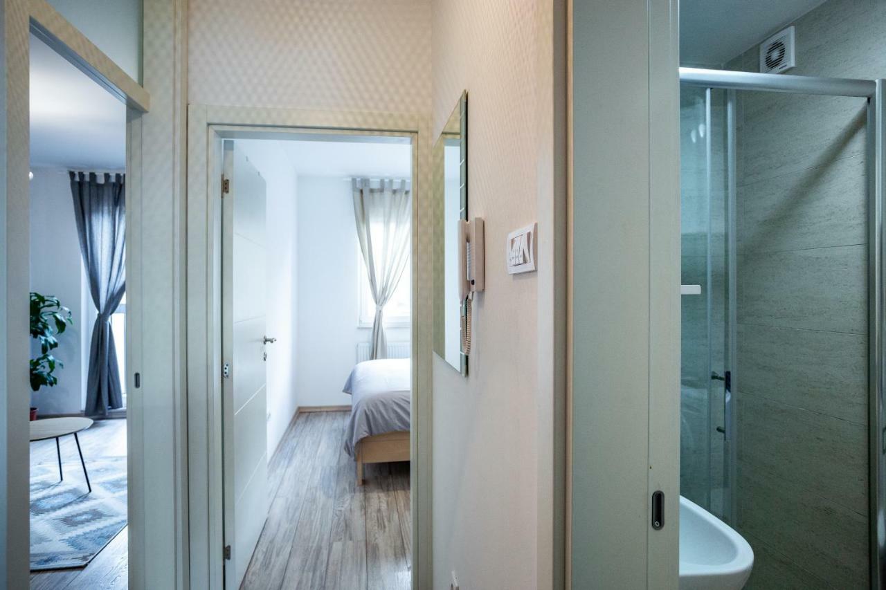 Modern Naive Downtown With Free Private Garage-Fast Wi-Fi Novi Sad Exterior foto
